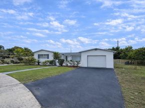 7150 SW 5th Ct, Pembroke Pines FL 33023