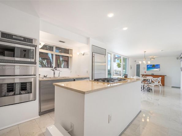 405 N Hibiscus Dr 110, Miami Beach FL 33139