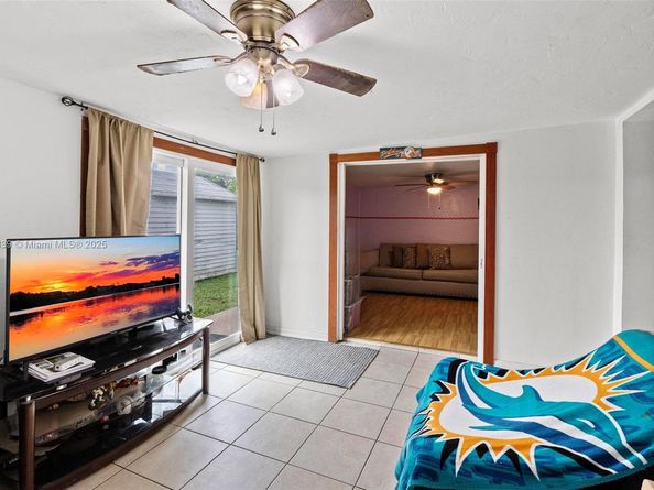 1866 NW 8th Ter, Homestead FL 33030