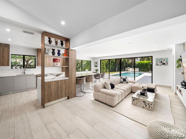 8033 Noremac Ave, Miami Beach FL 33141