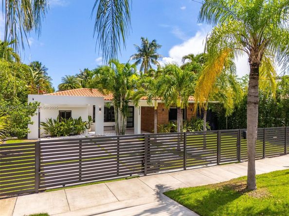 8033 Noremac Ave, Miami Beach FL 33141