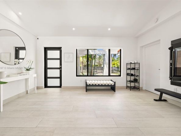 8033 Noremac Ave, Miami Beach FL 33141