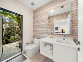 8033 Noremac Ave, Miami Beach FL 33141