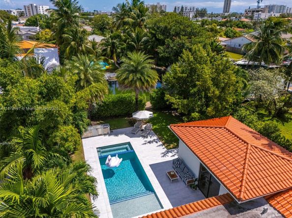 8033 Noremac Ave, Miami Beach FL 33141