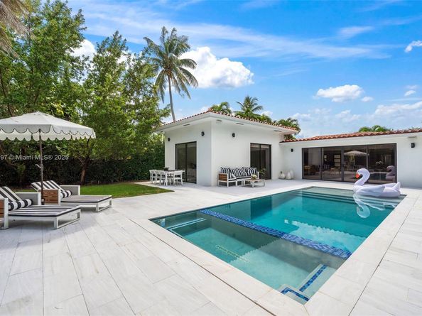 8033 Noremac Ave, Miami Beach FL 33141