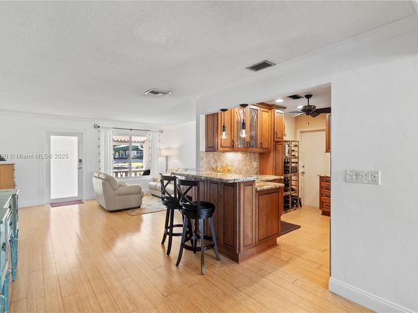 1107 Washington St, Hollywood FL 33019