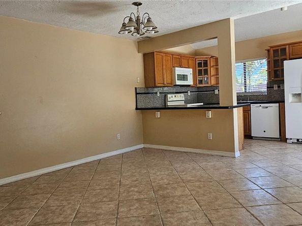 610 Commodore Dr, Plantation FL 33325