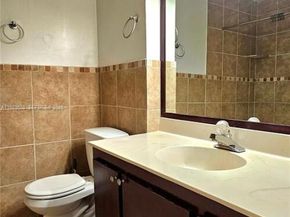 610 Commodore Dr, Plantation FL 33325