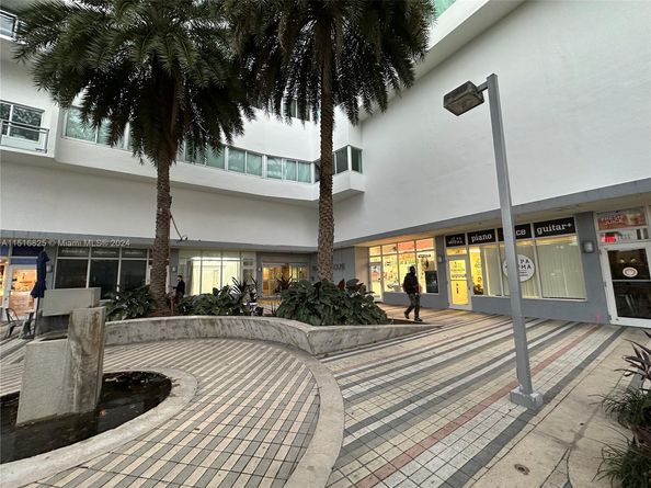7135 Collins Ave 1721, Miami Beach FL 33141