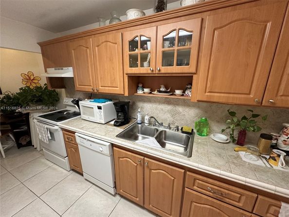 7135 Collins Ave 1721, Miami Beach FL 33141