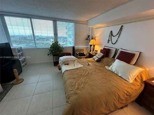 7135 Collins Ave 1721, Miami Beach FL 33141