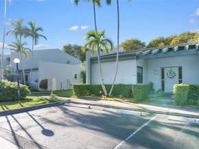 1064 NW 97th Ave 219, Pembroke Pines FL 33024