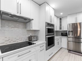 1064 NW 97th Ave 219, Pembroke Pines FL 33024