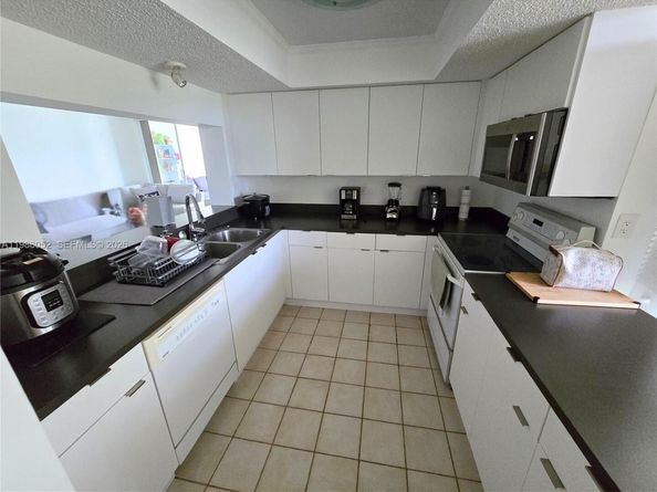 1811 Sabal Palm Dr 408, Davie FL 33324