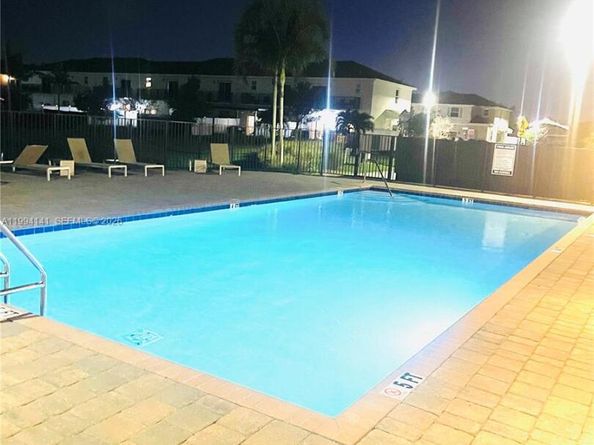 1766 SE 7th Ter, Homestead FL 33034