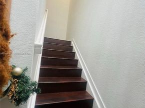 1766 SE 7th Ter, Homestead FL 33034