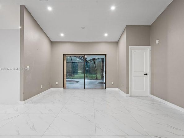 4490 SW 105th Ave, Davie FL 33328