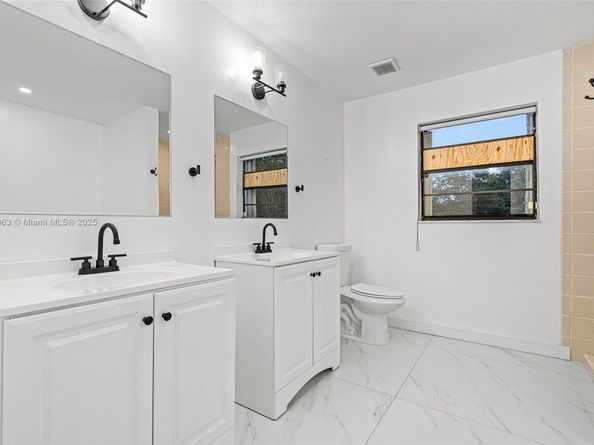 4490 SW 105th Ave, Davie FL 33328