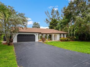 4490 SW 105th Ave, Davie FL 33328