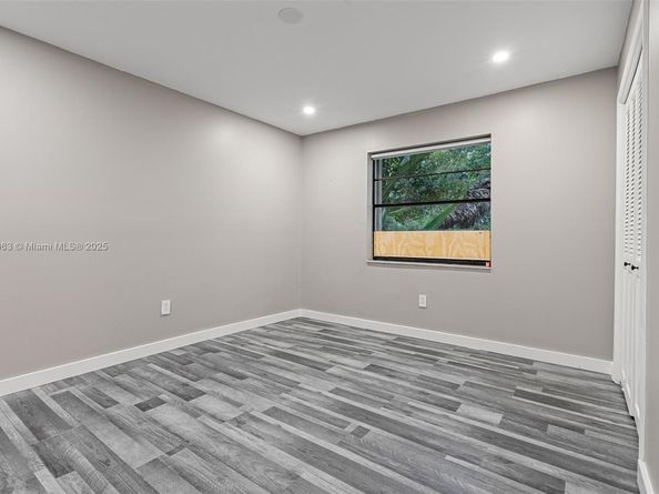 4490 SW 105th Ave, Davie FL 33328