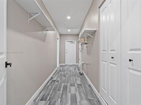 4490 SW 105th Ave, Davie FL 33328