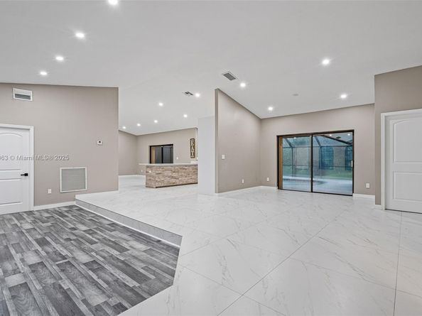 4490 SW 105th Ave, Davie FL 33328