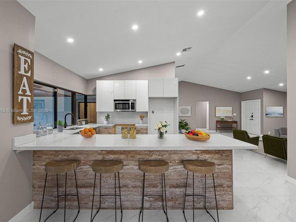 4490 SW 105th Ave, Davie FL 33328