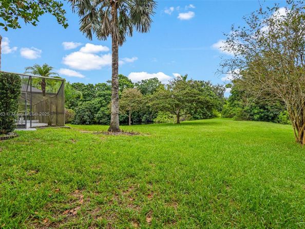 4490 SW 105th Ave, Davie FL 33328