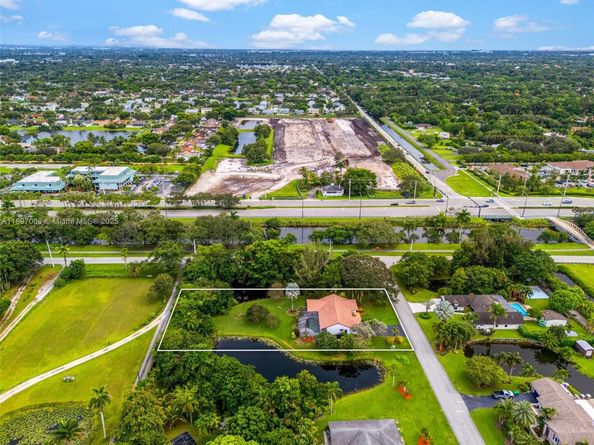 4490 SW 105th Ave, Davie FL 33328