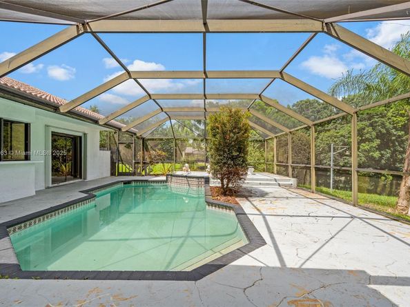 4490 SW 105th Ave, Davie FL 33328