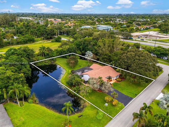 4490 SW 105th Ave, Davie FL 33328