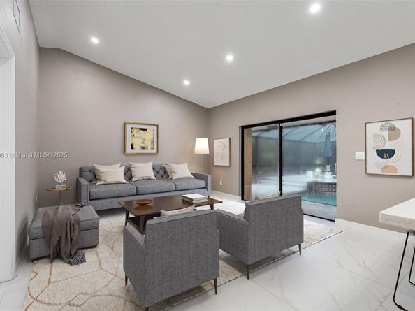 4490 SW 105th Ave, Davie FL 33328