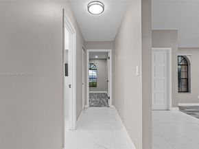 4490 SW 105th Ave, Davie FL 33328