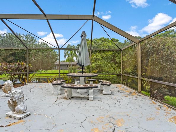 4490 SW 105th Ave, Davie FL 33328