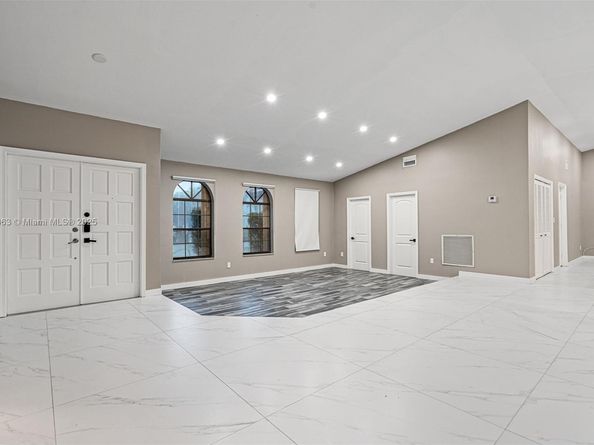 4490 SW 105th Ave, Davie FL 33328