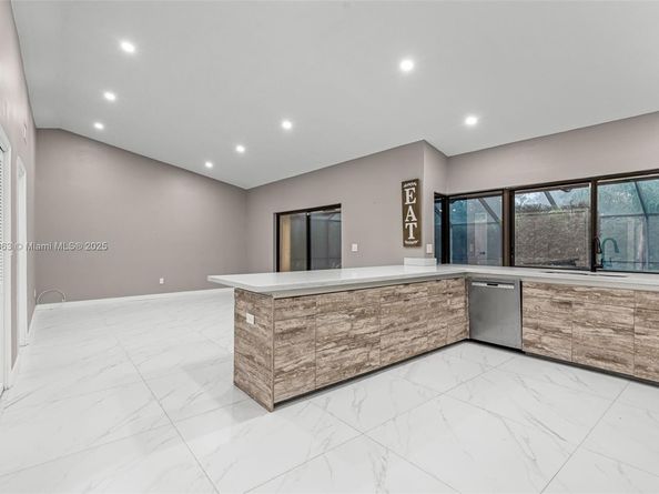 4490 SW 105th Ave, Davie FL 33328