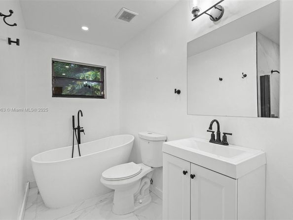 4490 SW 105th Ave, Davie FL 33328