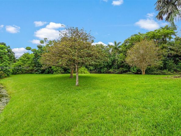 4490 SW 105th Ave, Davie FL 33328