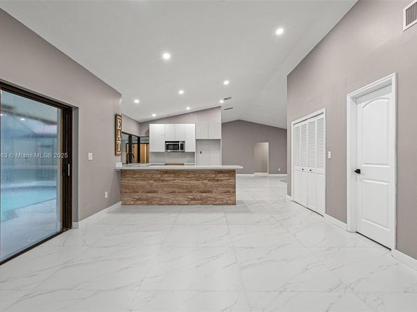 4490 SW 105th Ave, Davie FL 33328