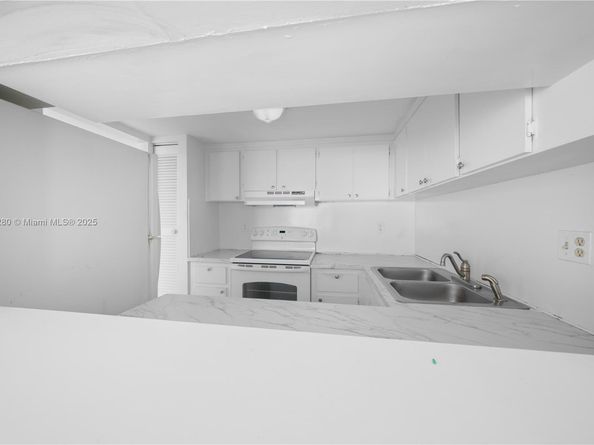 995 SW 84th Ave 126, Miami FL 33144