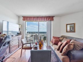 9055 SW 73rd Ct 903, Miami FL 33156