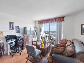 9055 SW 73rd Ct 903, Miami FL 33156