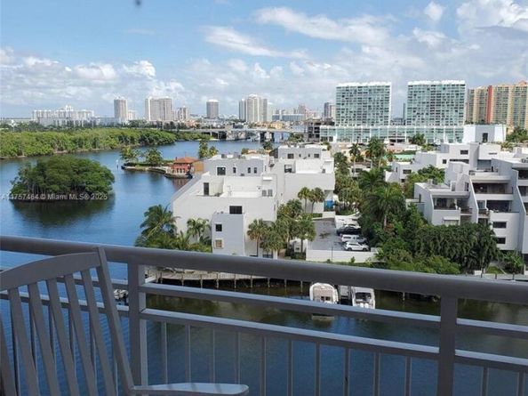 400 Kings Point Dr 1018, Sunny Isles Beach FL 33160