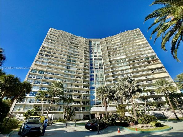 2451 Brickell Ave 4P, Miami FL 33129