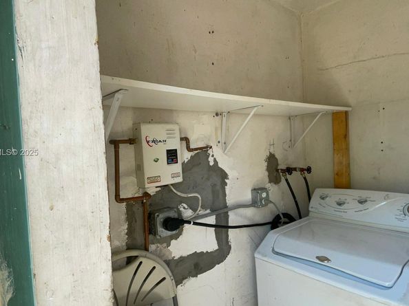 8201 NW 6th Ave, Miami FL 33150