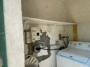 8201 NW 6th Ave, Miami FL 33150