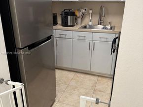 4370 NW 11th St 206, Miami FL 33126