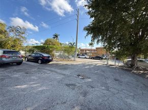 4370 NW 11th St 206, Miami FL 33126