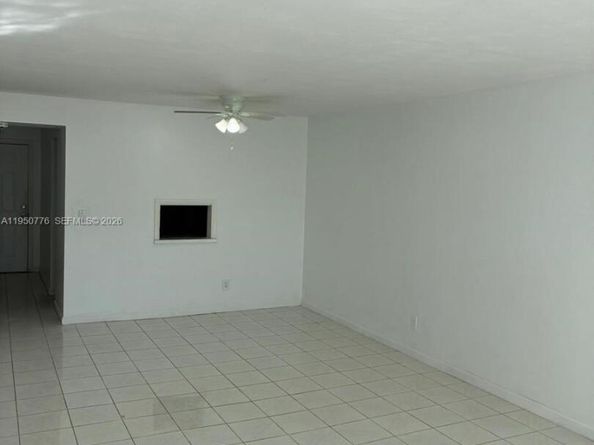 1450 NE 191st St 205, Miami FL 33179