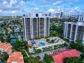 3598 Yacht Club Dr 302, Aventura FL 33180